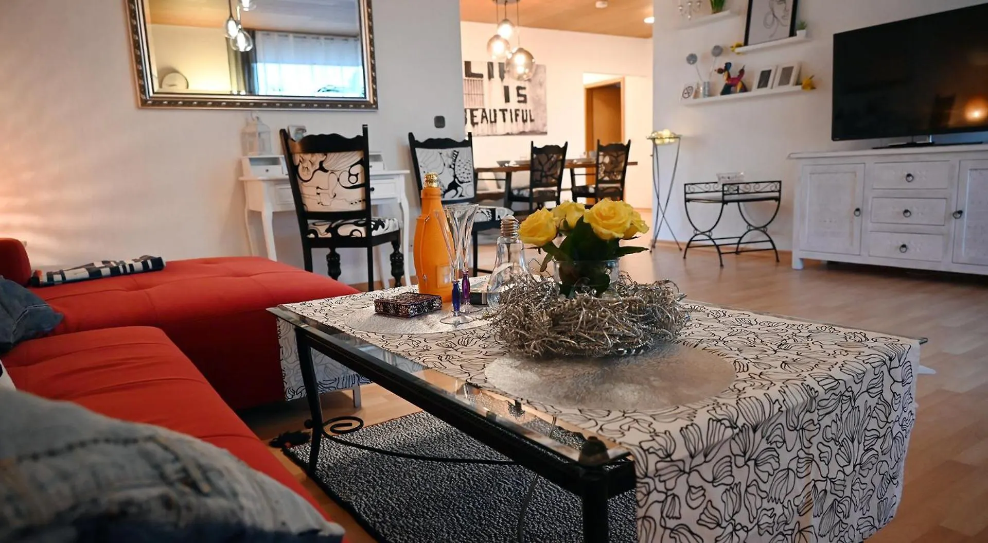 Grosse Und Schoene Ferienwohnung In Isernhagen 0*,